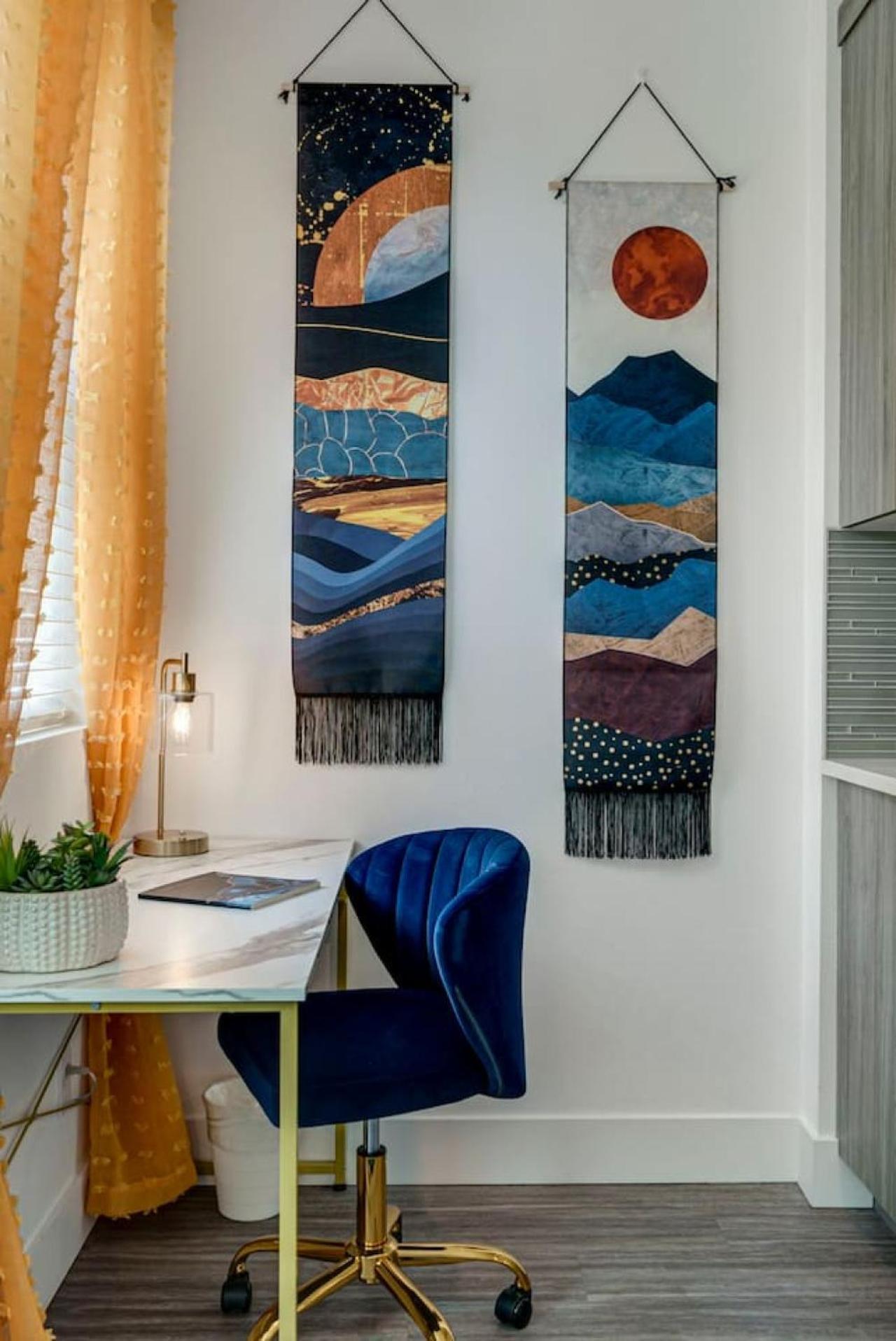 Bright & Cozy Walkable Alberta Condo, Fast Wifi, & Quite Portland