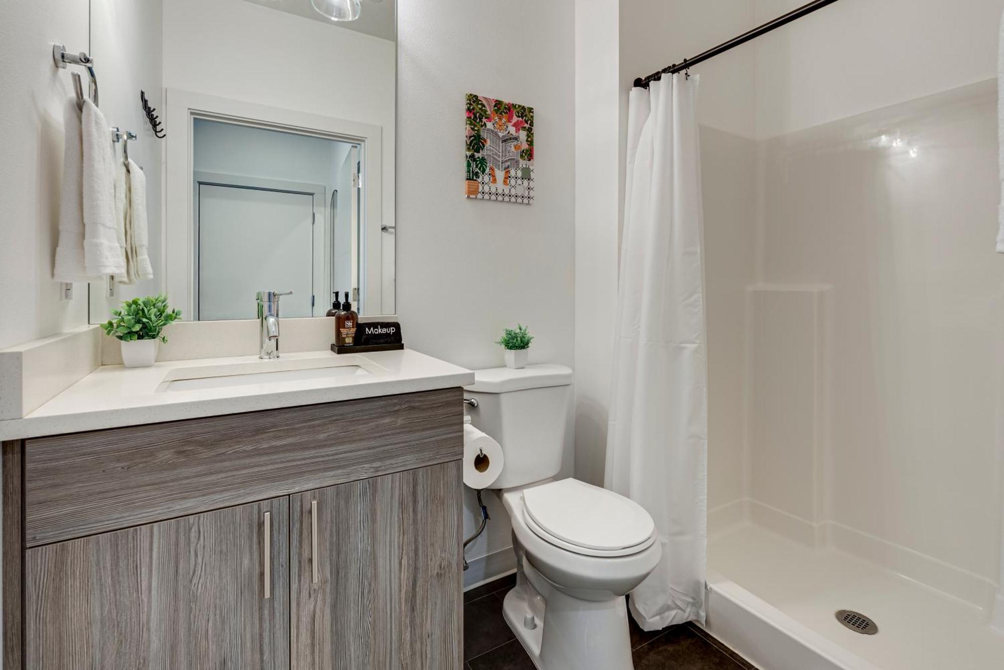 Holiday home Bright & Cozy Walkable Alberta Condo, Fast Wifi, & Quite *
