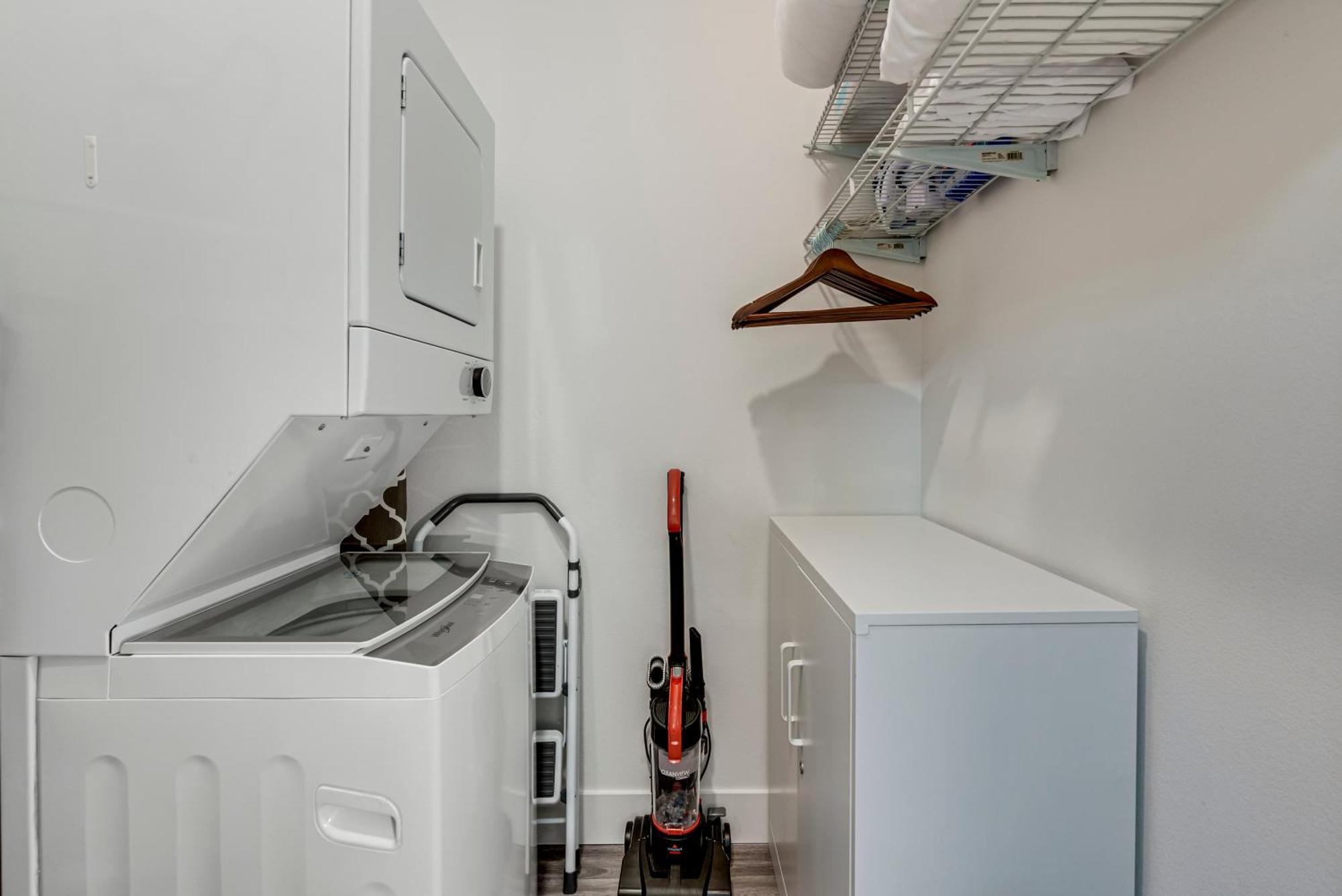 Holiday home Bright & Cozy Walkable Alberta Condo, Fast Wifi, & Quite *