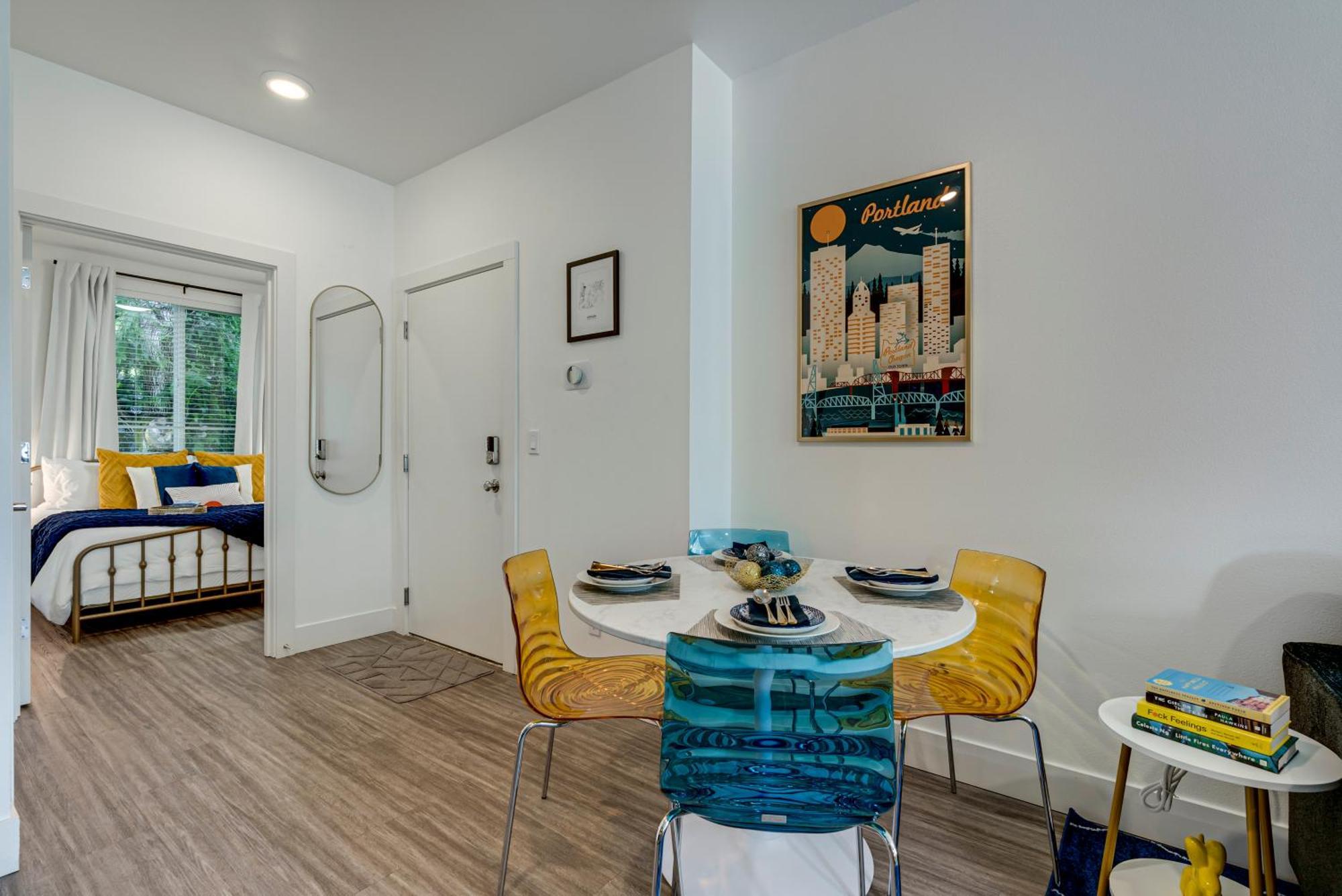 Holiday home Bright & Cozy Walkable Alberta Condo, Fast Wifi, & Quite